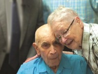 В Америке 101-летний муж покаялся после 24 лет молитв жены В Америке 101-летний муж покаялся после 24 лет молитв жены